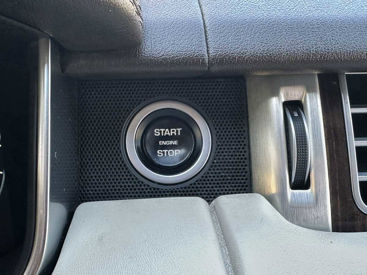 Used 2014 Land Rover Range Rover HSE image 43