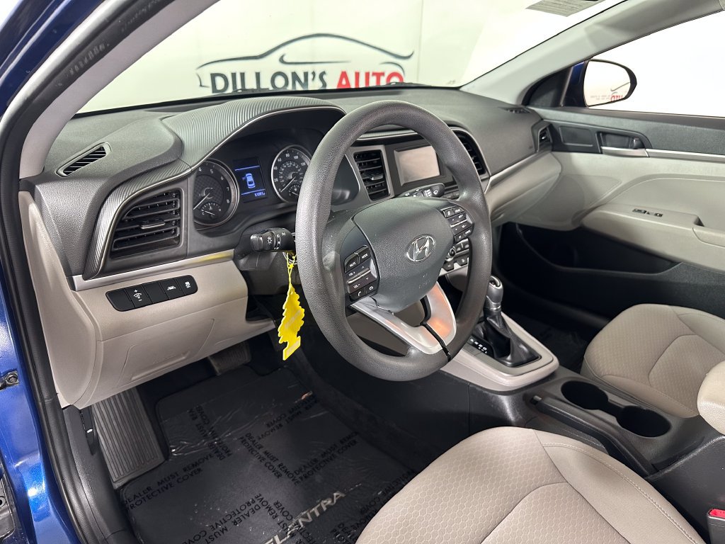 Used 2020 Hyundai Elantra SE FWD image 16