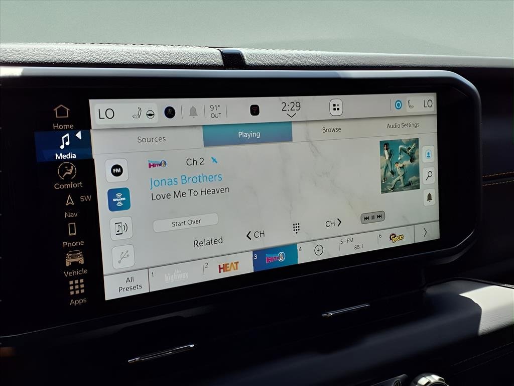 New 2025 Jeep Gladiator Sport w/ Premium Package image 13