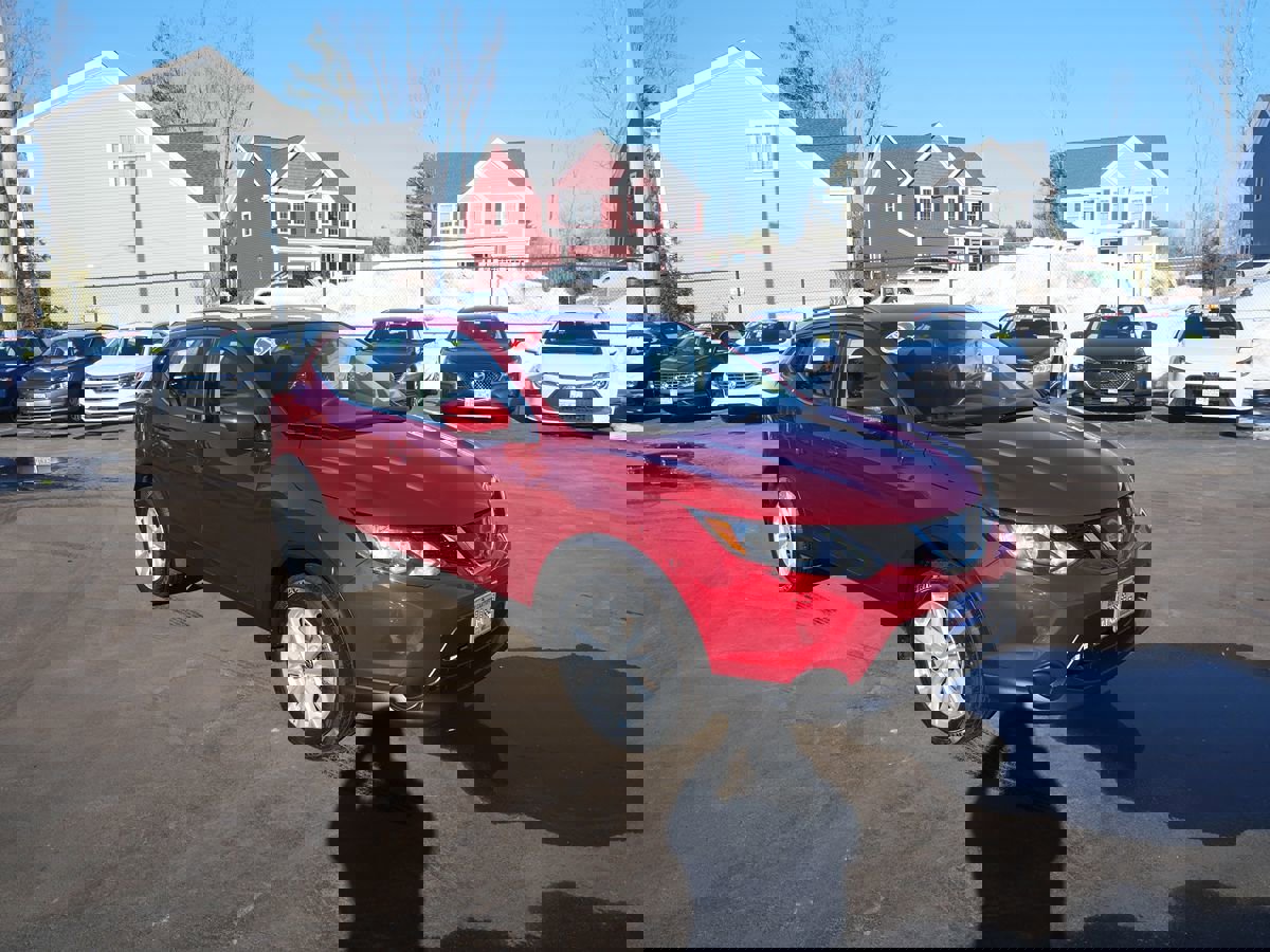 Used 2019 Nissan Rogue Sport SV image 2