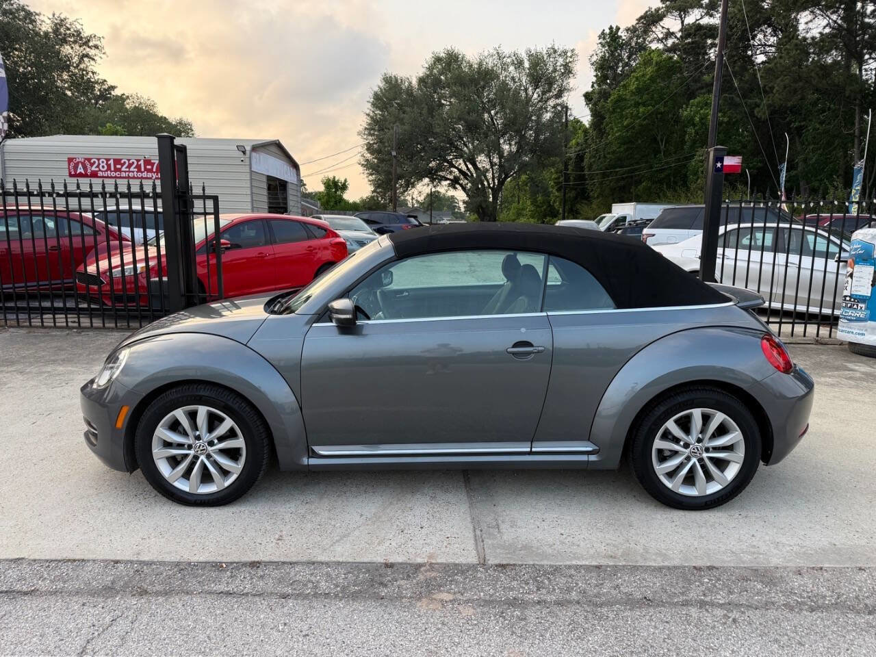 Used 2013 Volkswagen Beetle TDI FWD image 7