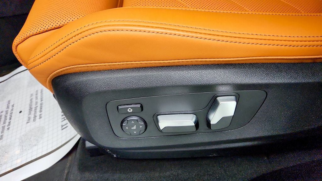 Used 2026 BMW X5 xDrive40i w/ Premium Package AWD/4WD image 12