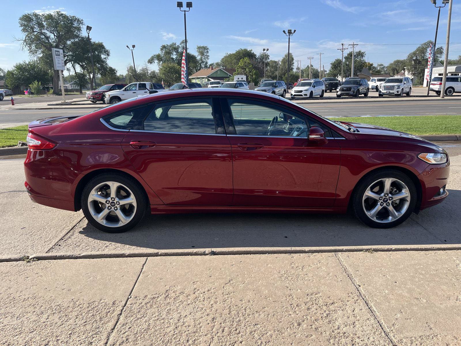 Used 2014 Ford Fusion SE FWD image 7