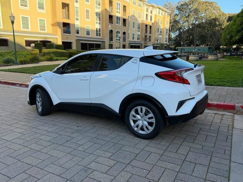Used 2019 Toyota C-HR LE FWD image 4