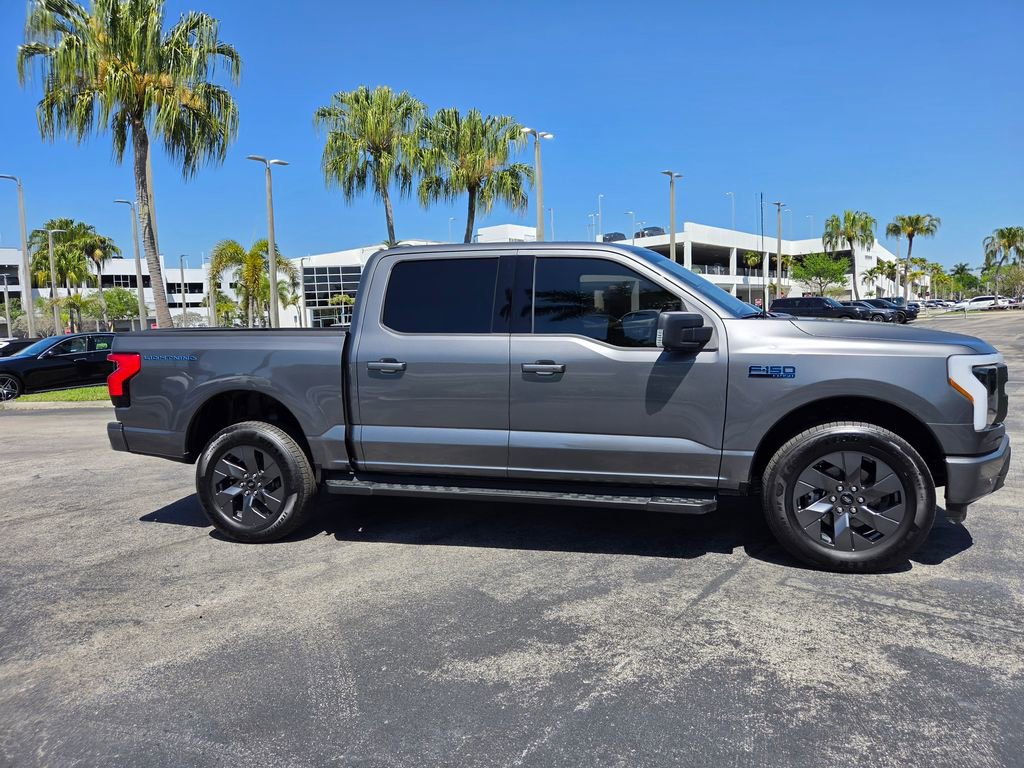 Used 2025 Ford F150 Lightning Flash AWD/4WD image 3