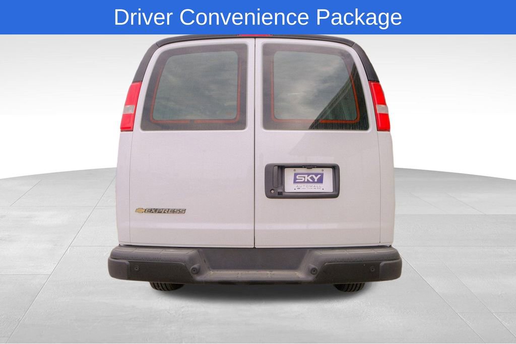 Used 2025 Chevrolet Express 2500 w/ Driver Convenience Package image 5