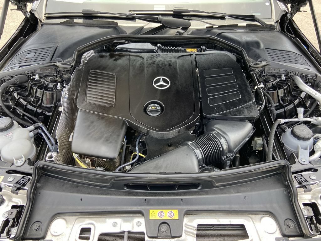 Used 2025 Mercedes-Benz C 300 Sedan image 25