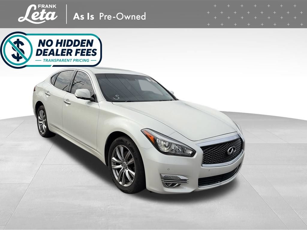 Used 2018 INFINITI Q70 Luxe AWD/4WD image 7