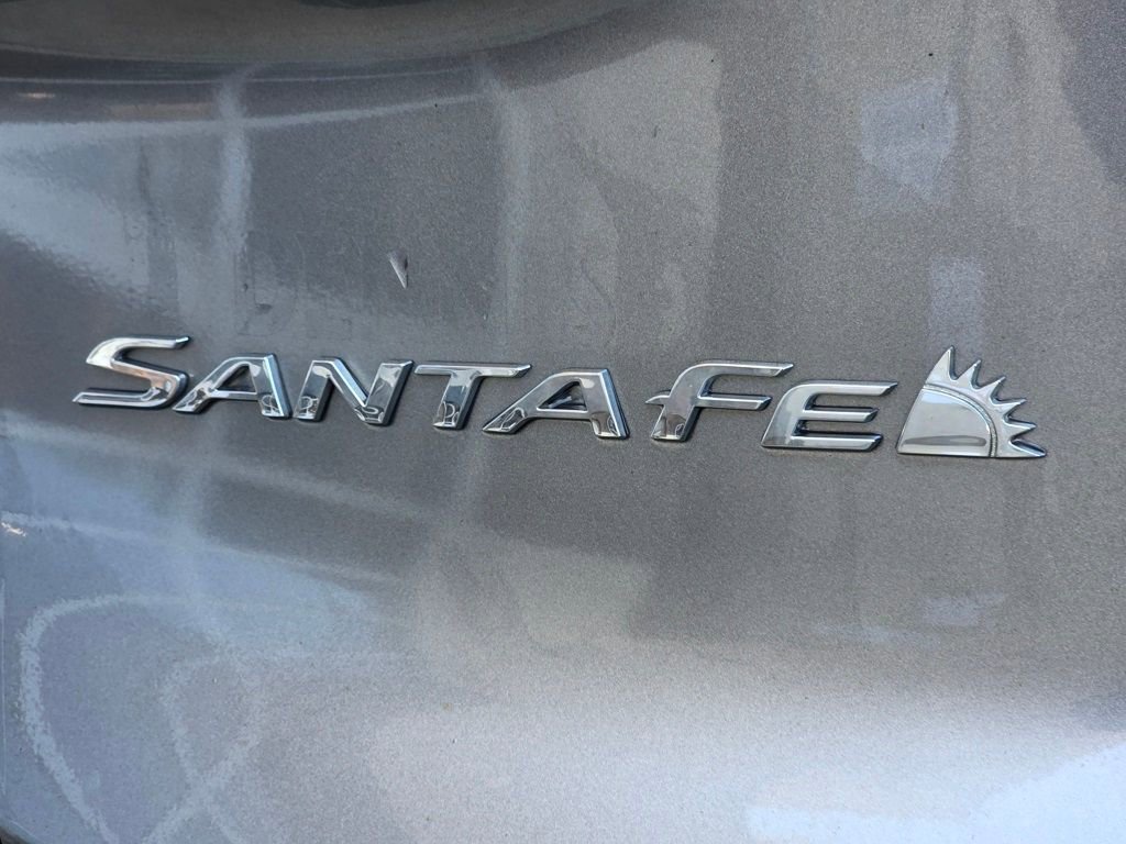 Used 2019 Hyundai Santa Fe SE w/ Cargo Package image 12