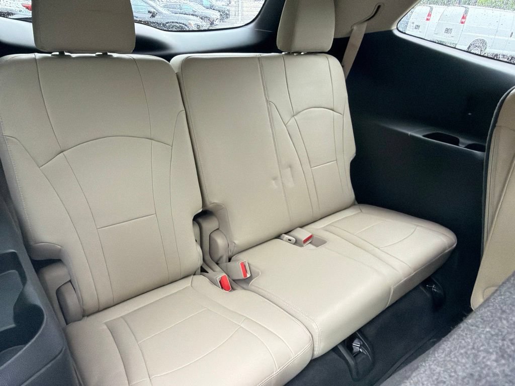 Used 2018 Buick Enclave Premium AWD/4WD image 22