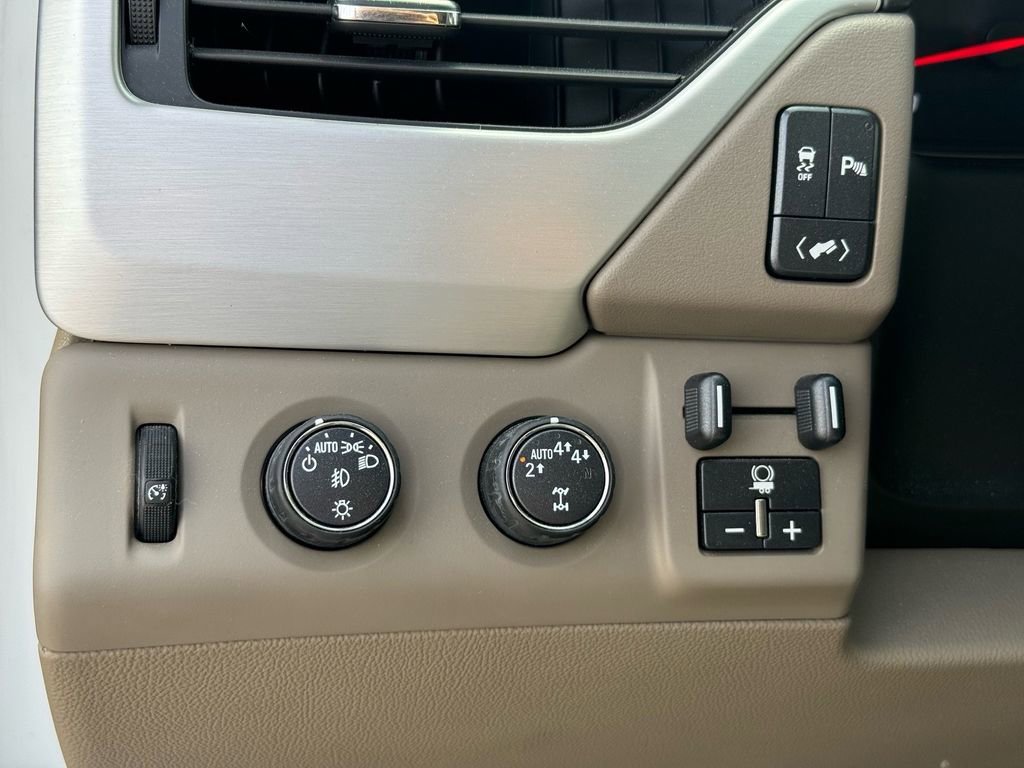 Used 2018 GMC Yukon XL SLE w/ SLE Value Package image 26