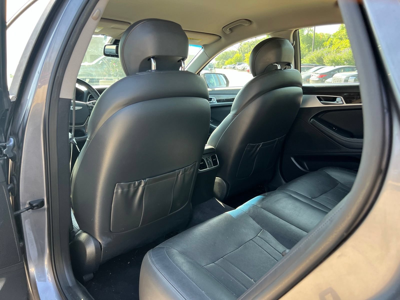 Used 2016 Hyundai Genesis 3.8 RWD image 16