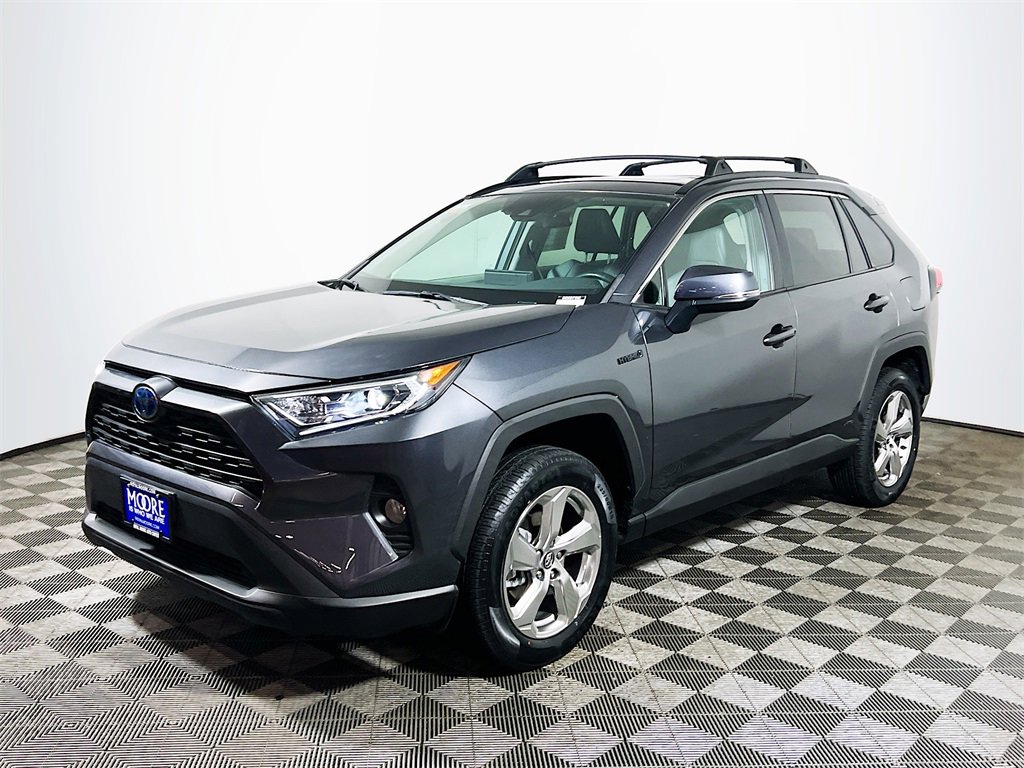 Certified 2021 Toyota RAV4 XLE Premium image 4