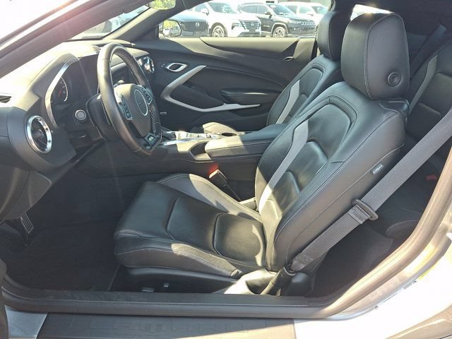Used 2023 Chevrolet Camaro LT RWD image 18