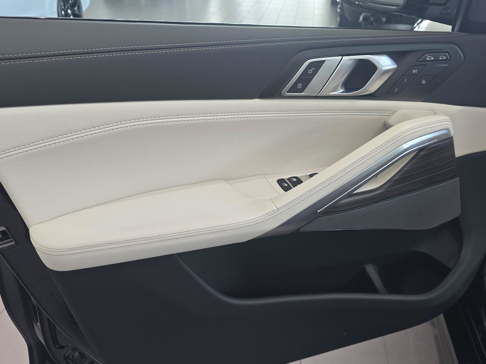 New 2027 BMW X6 M60i AWD/4WD image 14