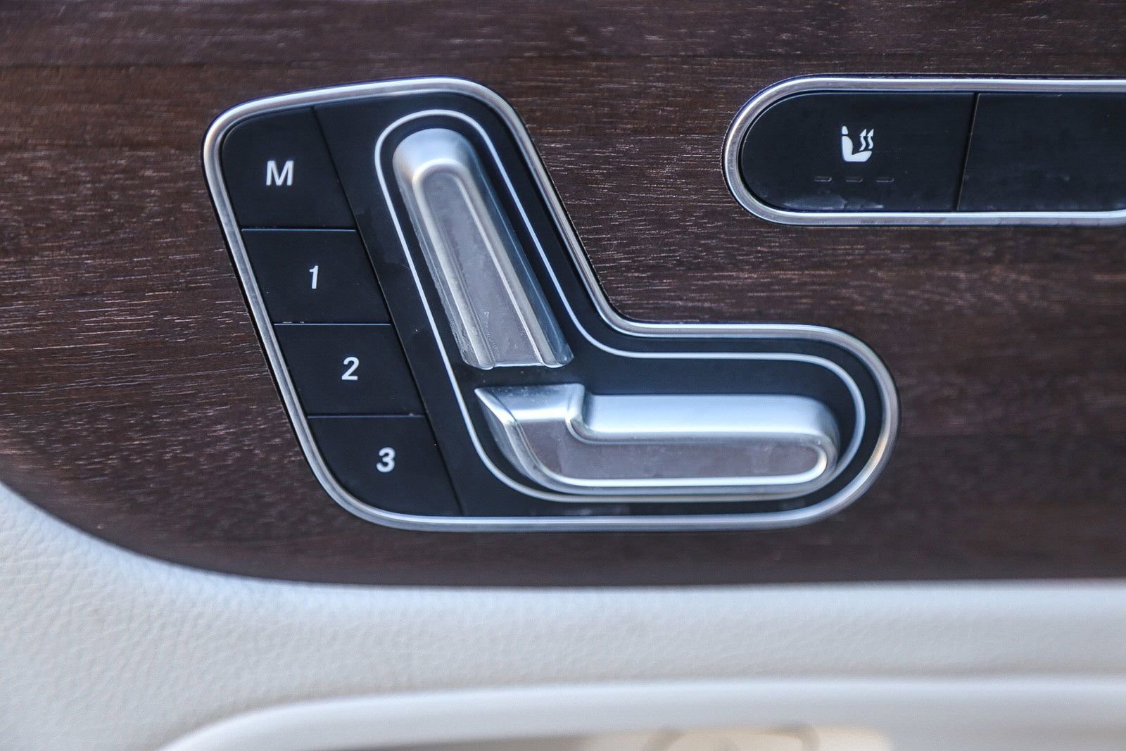 Certified 2022 Mercedes-Benz GLB 250 4MATIC image 20