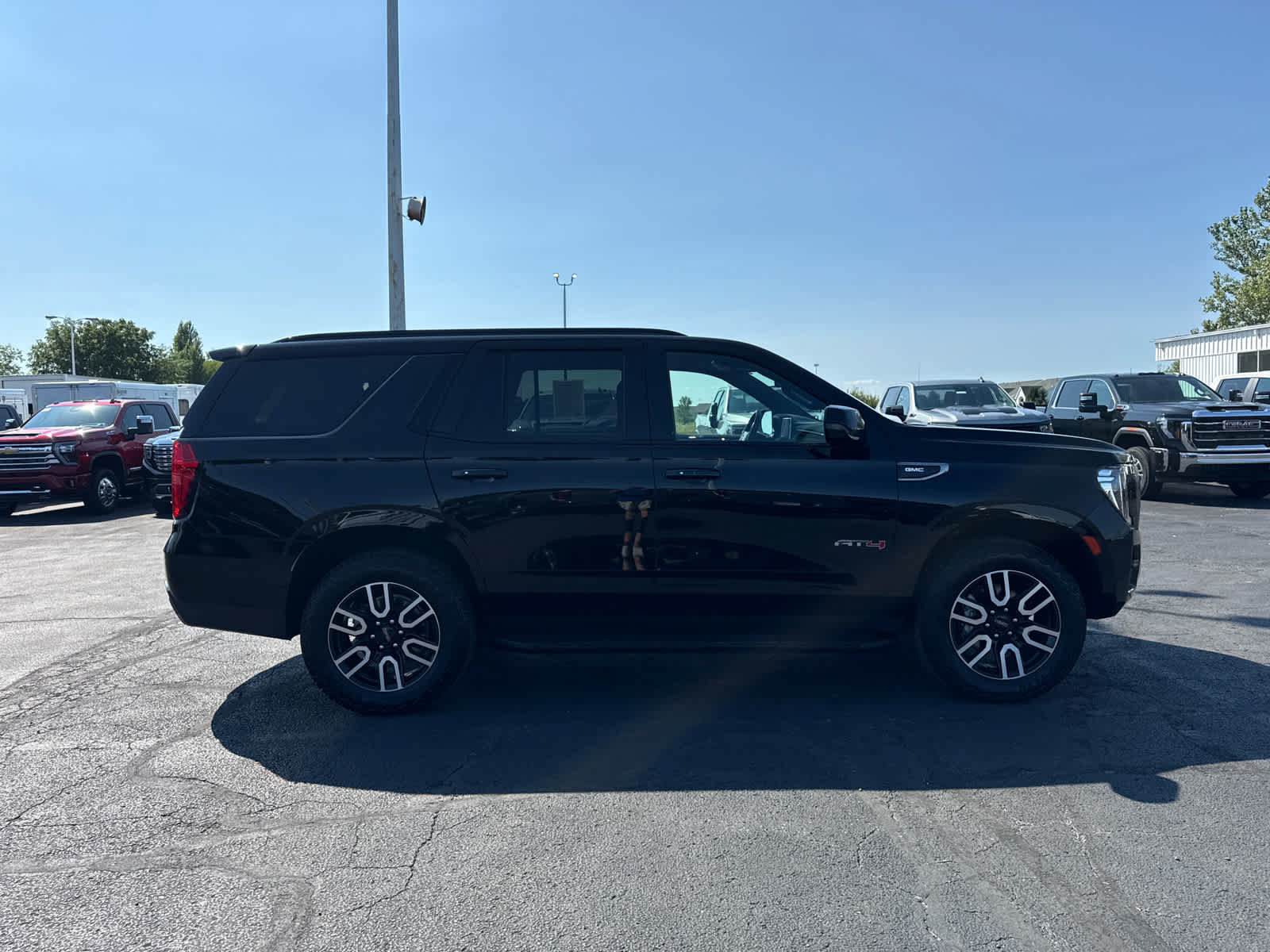 Certified 2023 GMC Yukon AT4 w/ Max Trailering Package AWD/4WD image 6