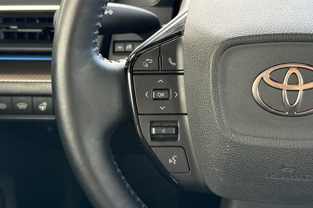 Used 2025 Toyota Prius XLE FWD image 34