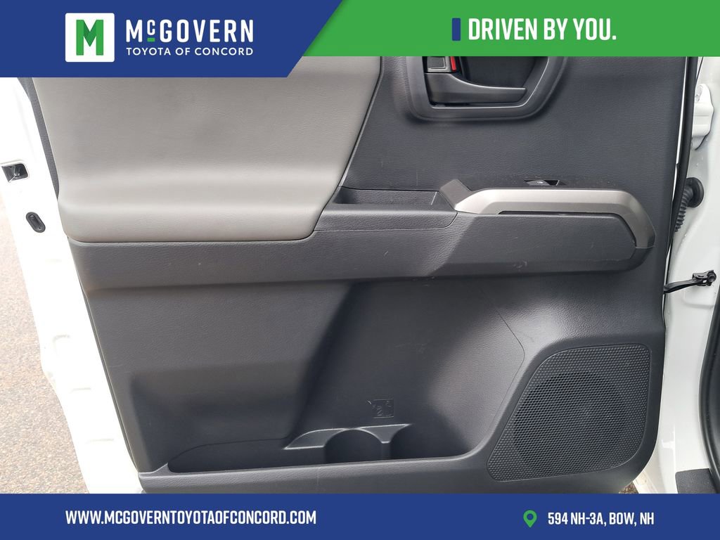 Used 2022 Toyota Tacoma SR5 AWD/4WD image 16