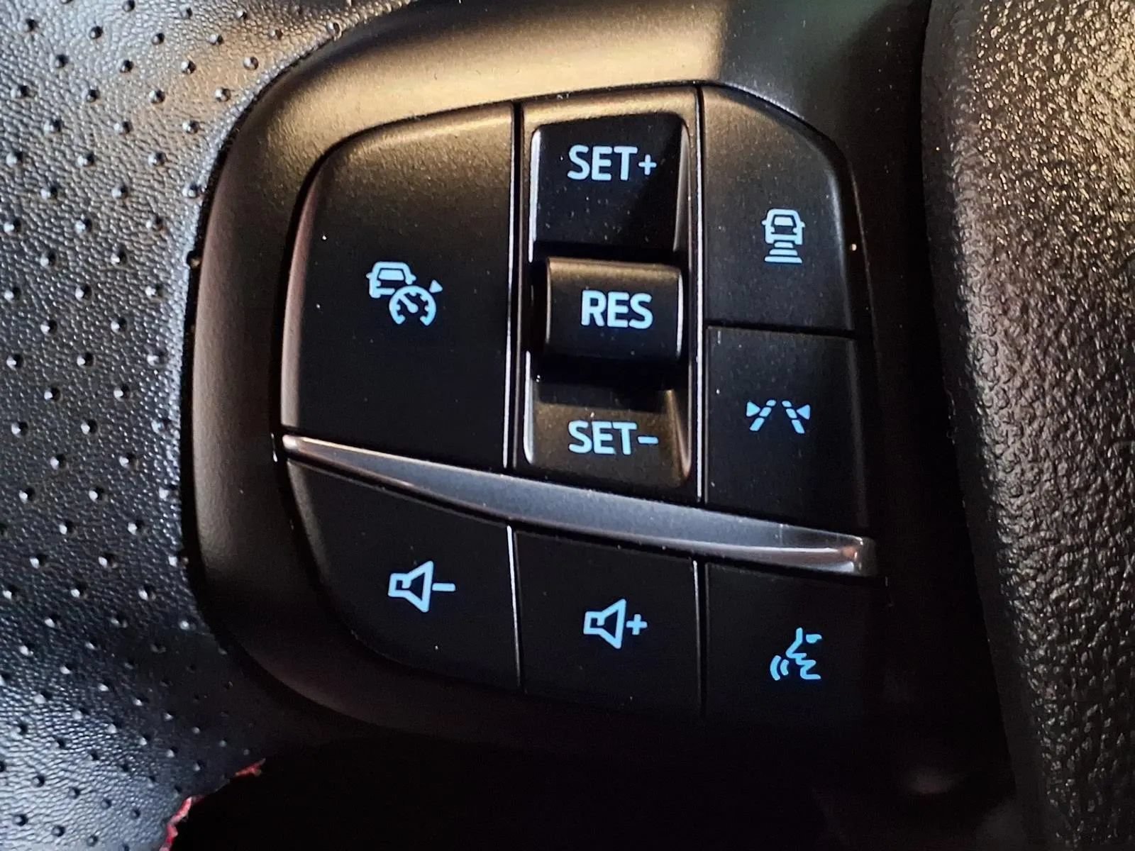 Used 2026 Ford Escape ST-Line w/ Tech Pack #1 AWD/4WD image 25