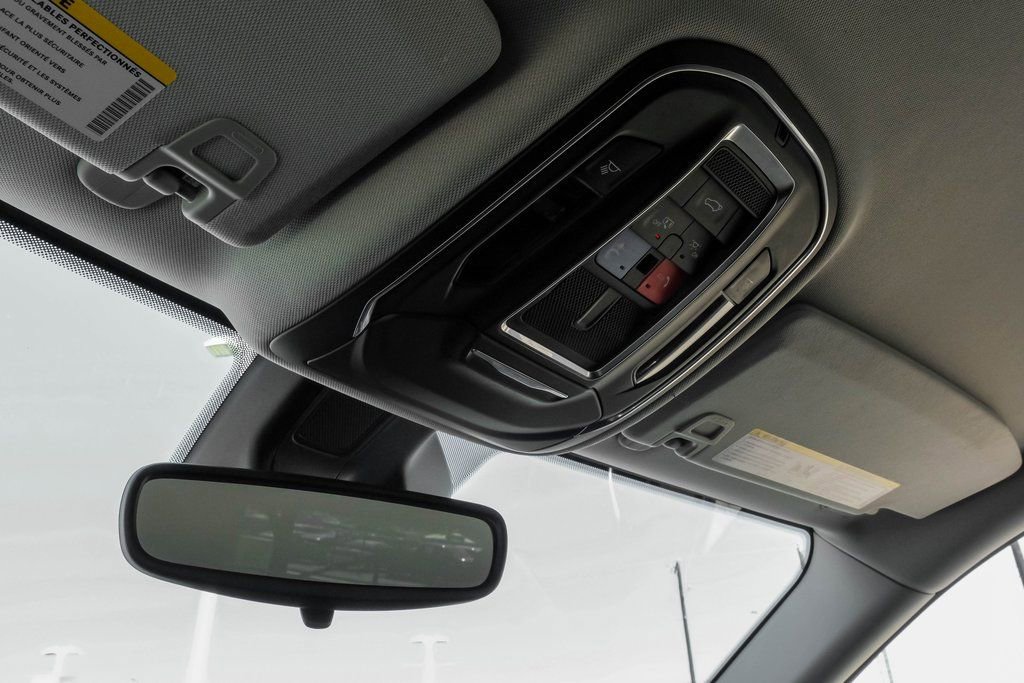 Used 2022 Jeep Grand Cherokee Laredo w/ Luxury Tech Group I image 41