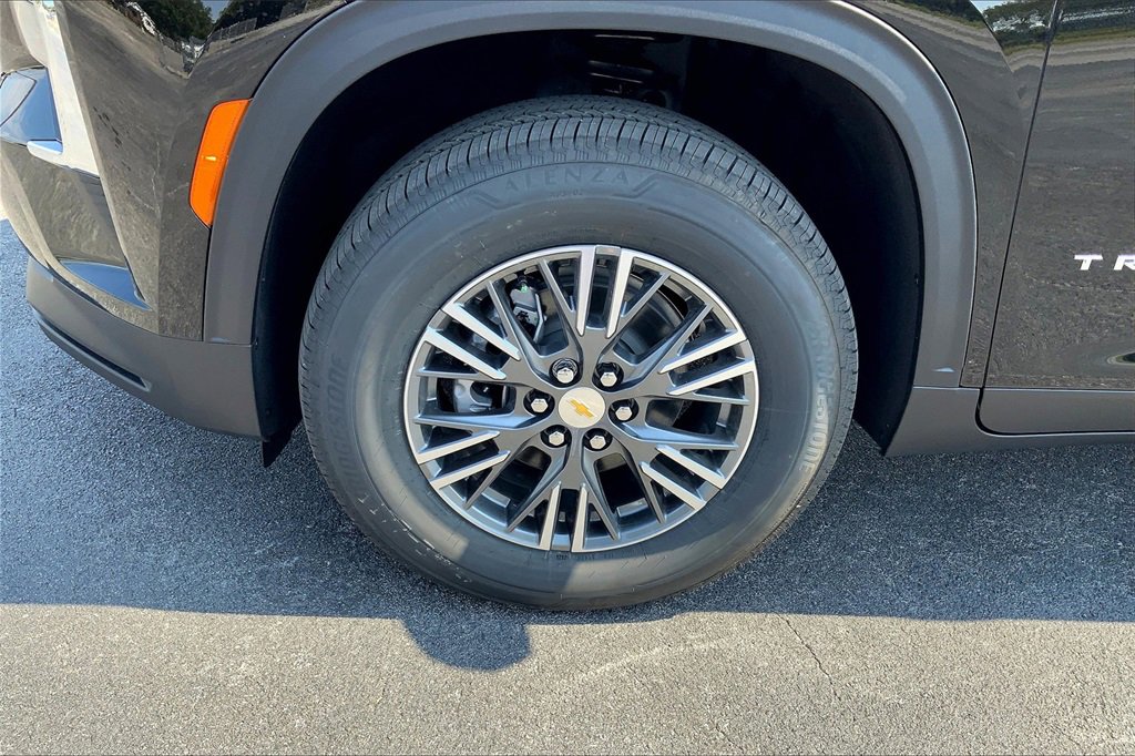 New 2026 Chevrolet Traverse LT w/ Driver Confidence Package image 13
