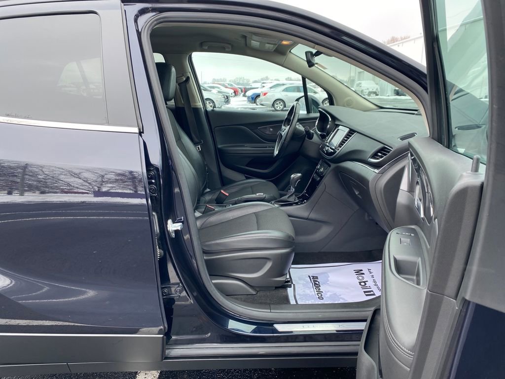 Used 2022 Buick Encore Preferred image 12