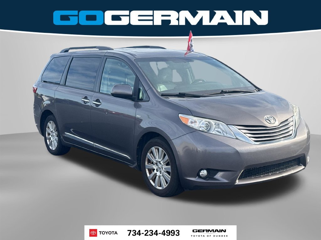 Used 2017 Toyota Sienna XLE w/ XLE Navigation Package AWD/4WD image 4