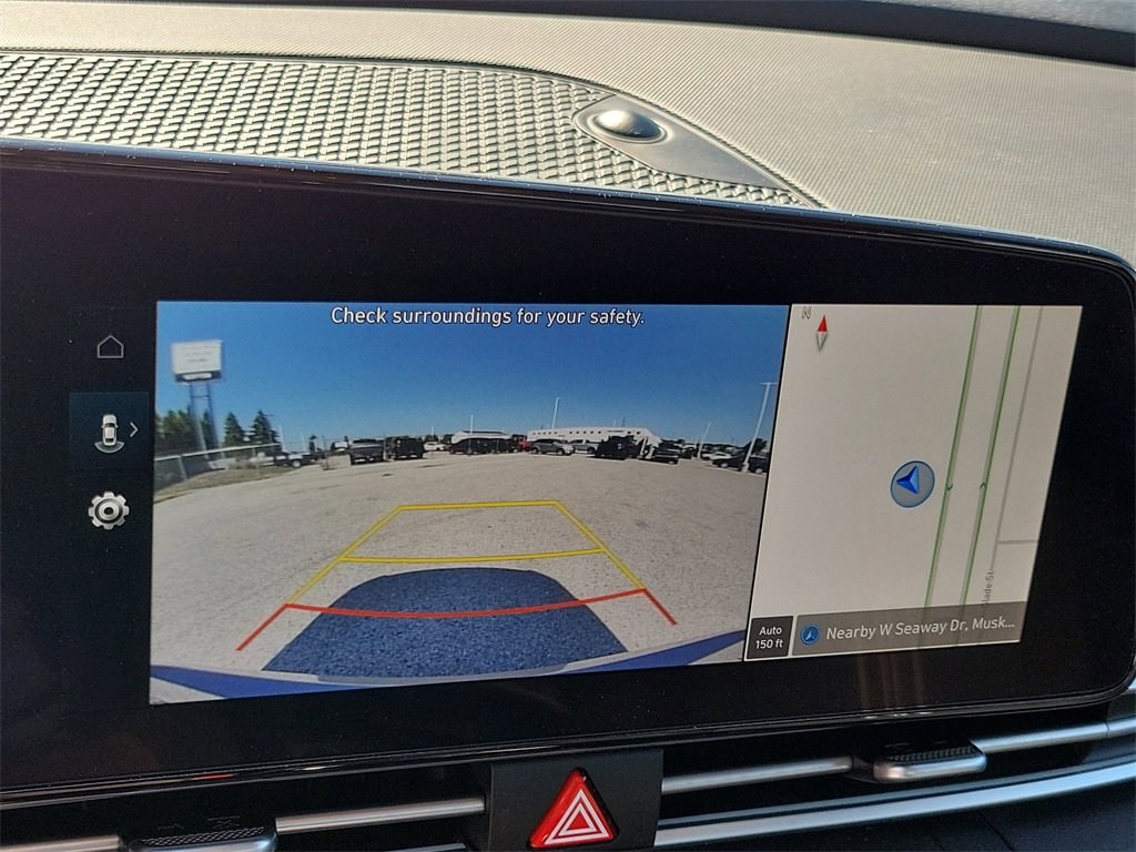 Used 2024 Hyundai Elantra SEL image 24