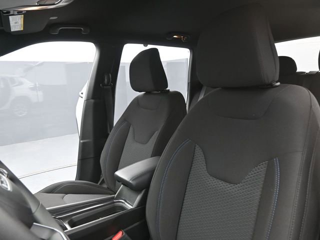 Used 2025 Jeep Compass Sport w/ Mopar Graphics Package image 24