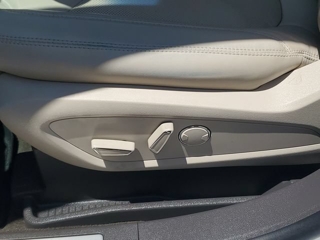 Used 2019 Lincoln Nautilus Select AWD/4WD image 23