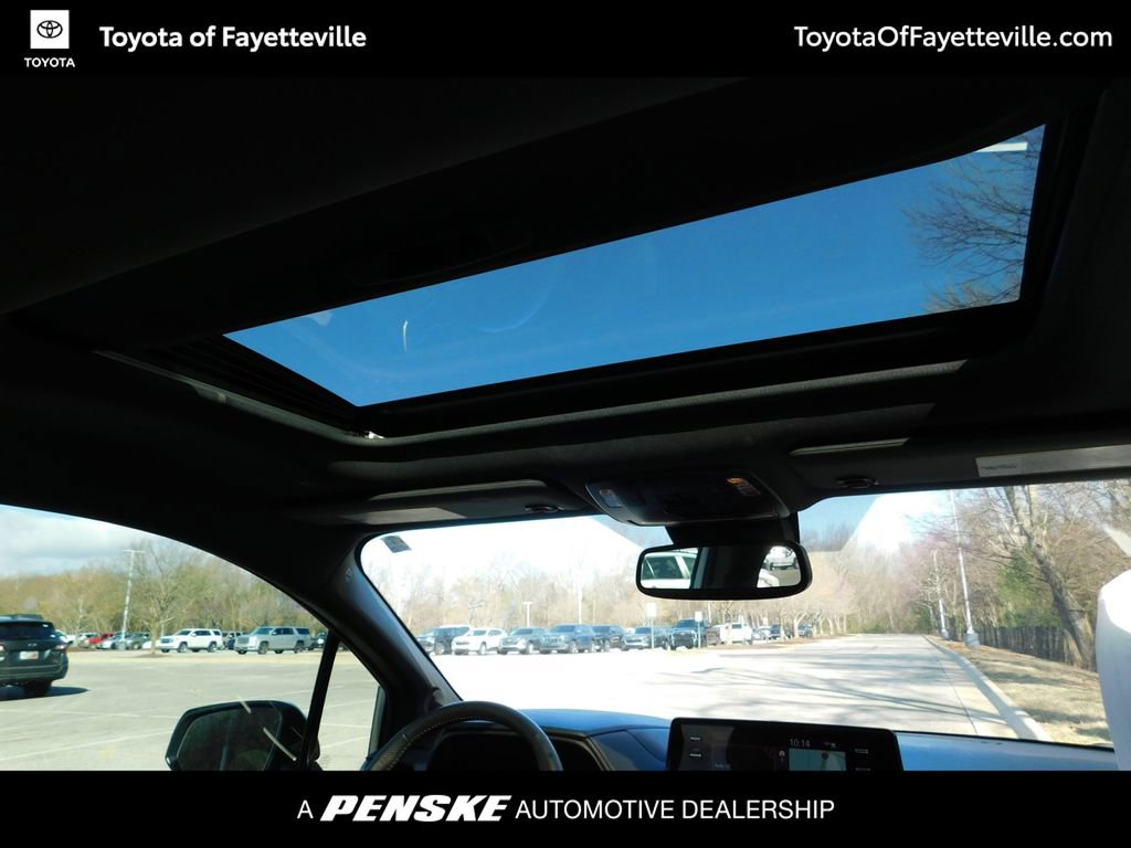 Certified 2023 Toyota Sienna XSE image 6