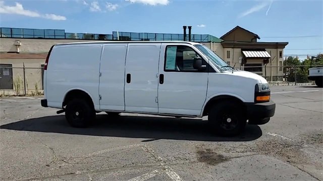 Used 2018 Chevrolet Express 2500 Work Van image 9