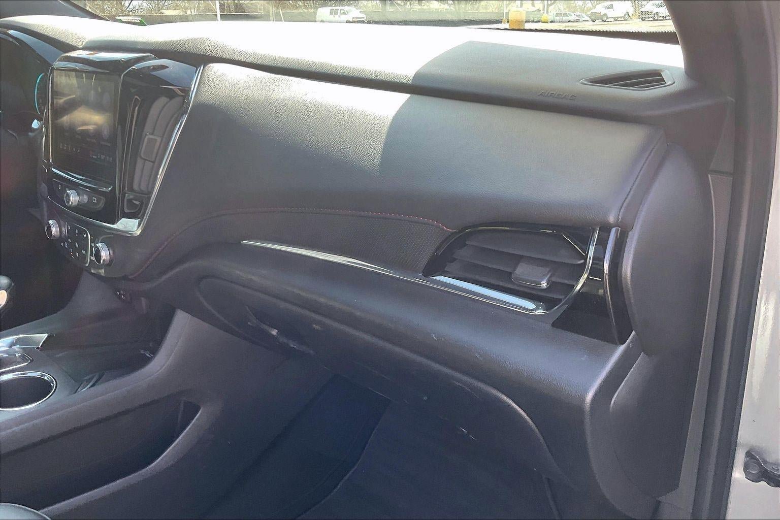 Used 2023 Chevrolet Traverse RS image 17