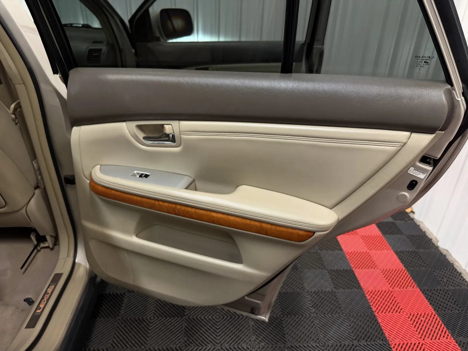 Used 2004 Lexus RX 330 FWD image 39