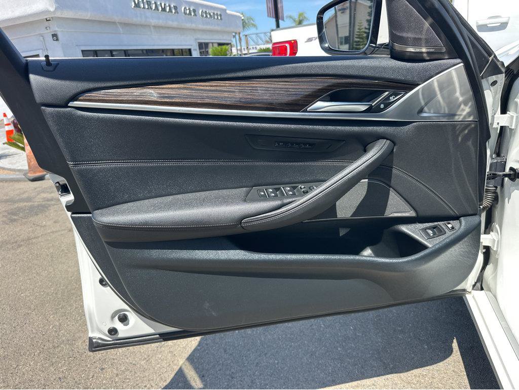 Used 2023 BMW 530e RWD image 15