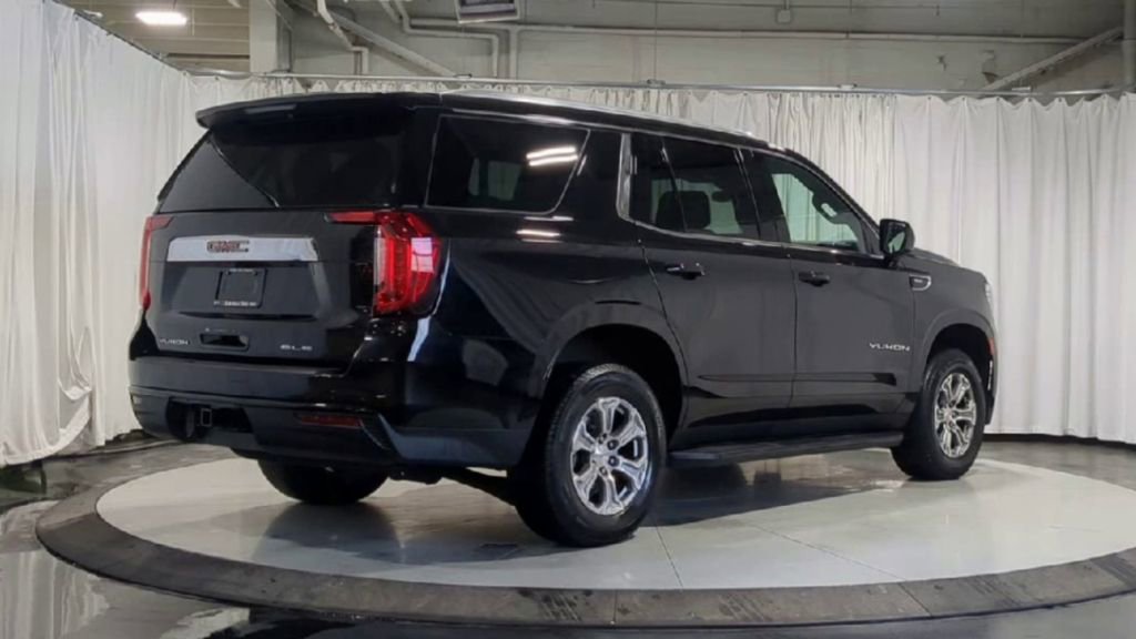 Used 2023 GMC Yukon SLE image 8
