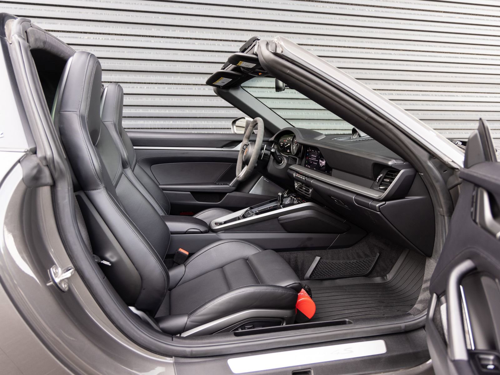 Certified 2024 Porsche 911 Targa 4S w/ Premium Package AWD/4WD image 30