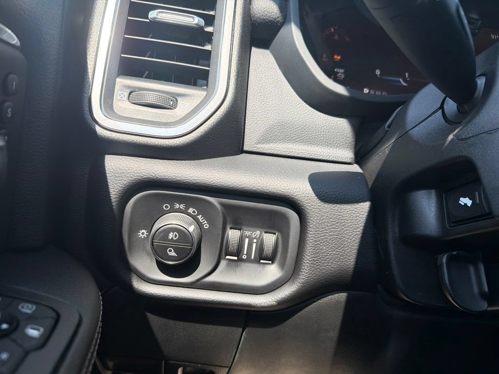 Used 2026 RAM 2500 Laramie AWD/4WD image 14