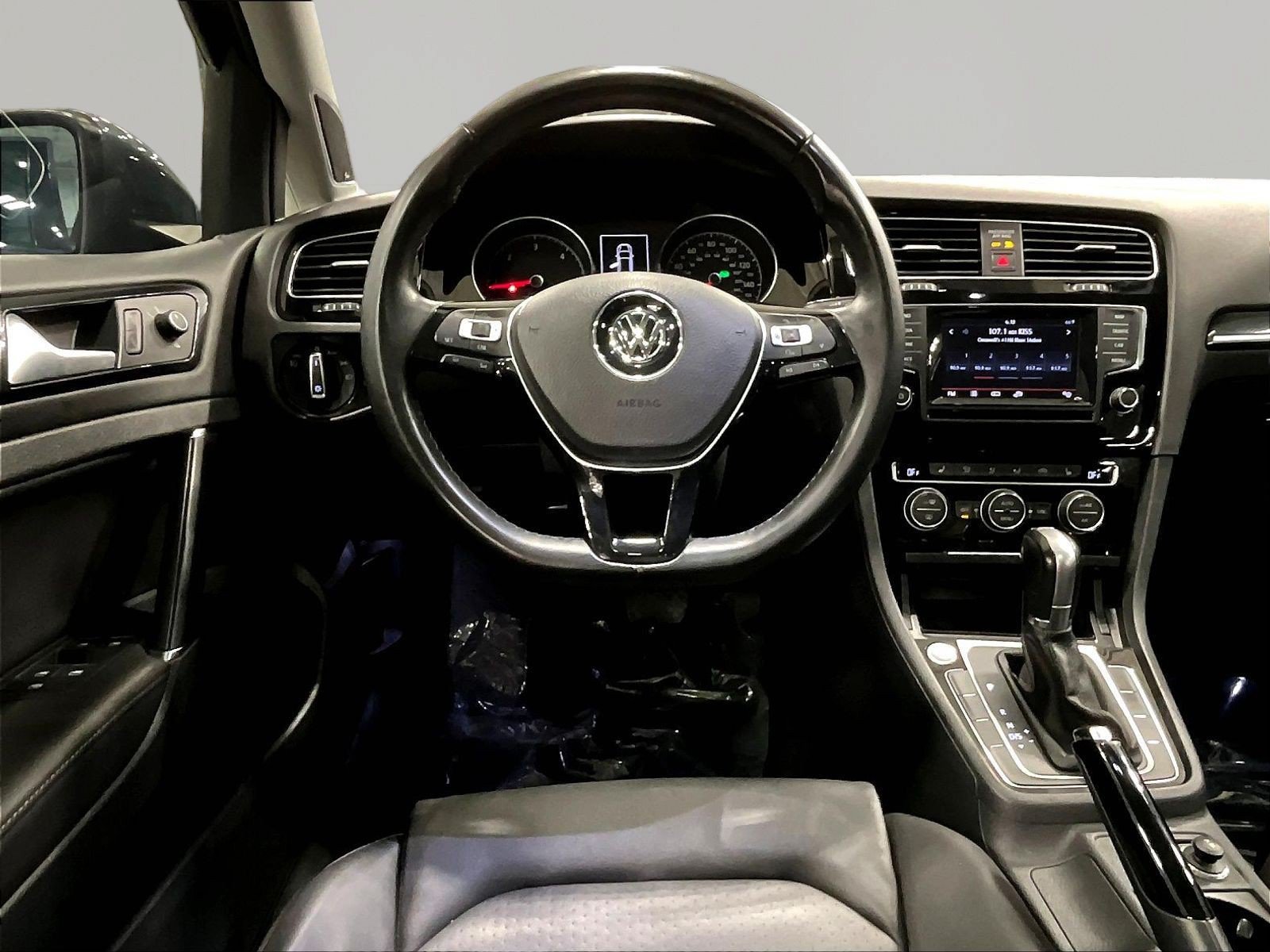 Used 2015 Volkswagen Golf TDI SEL w/ Lighting Package (SEL) FWD image 8