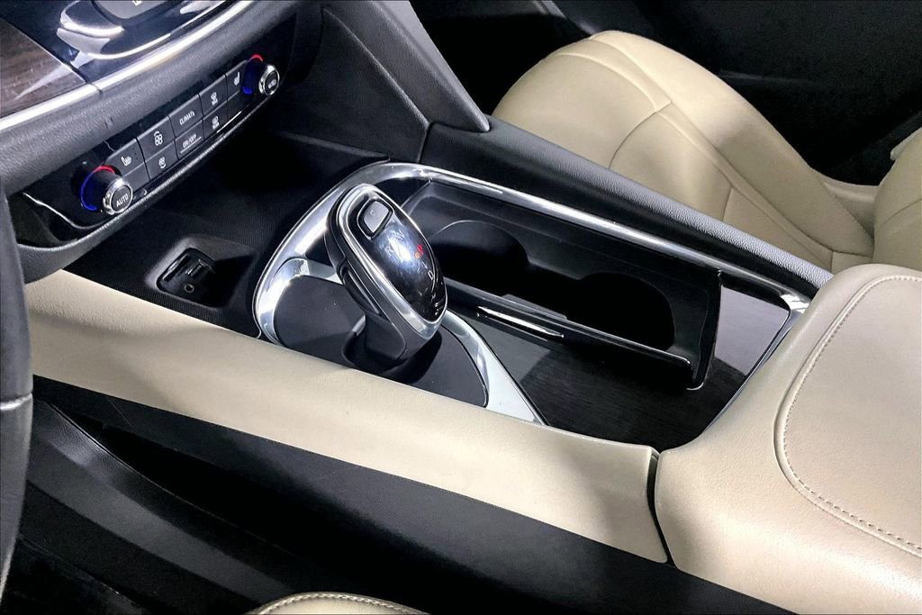 Used 2020 Buick Enclave Essence FWD image 16