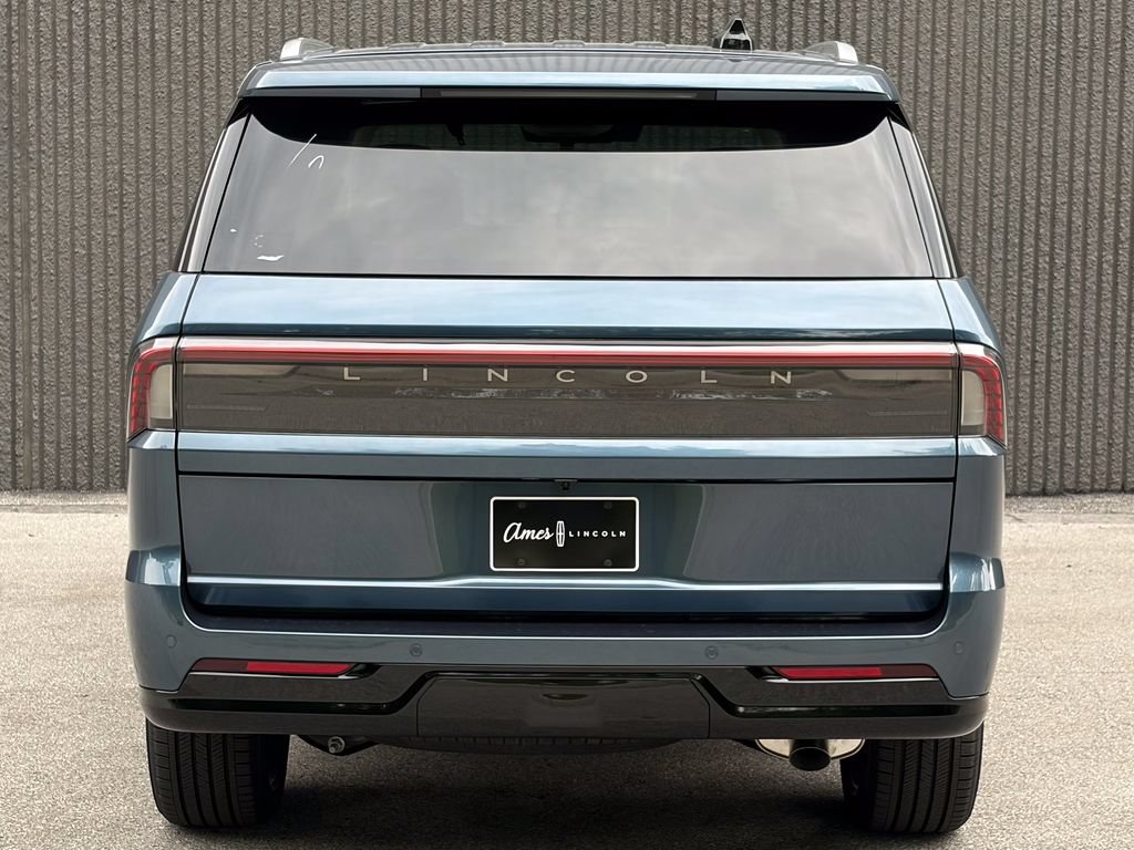 New 2027 Lincoln Navigator Reserve AWD/4WD image 6