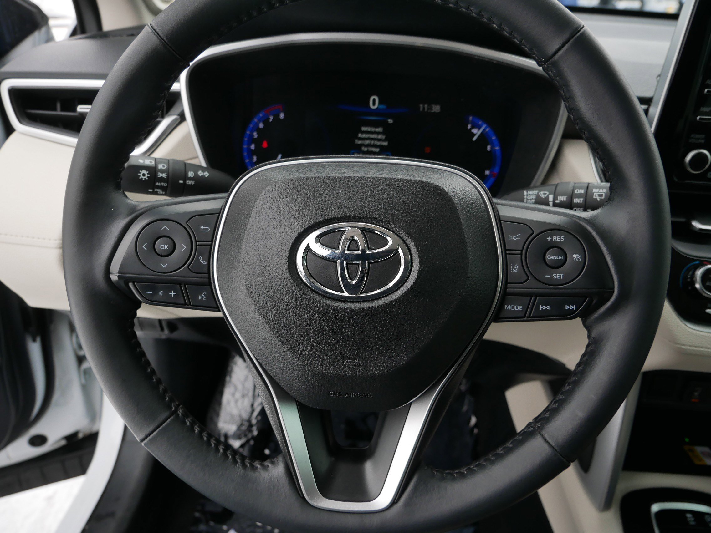 Used 2022 Toyota Corolla Cross XLE image 25