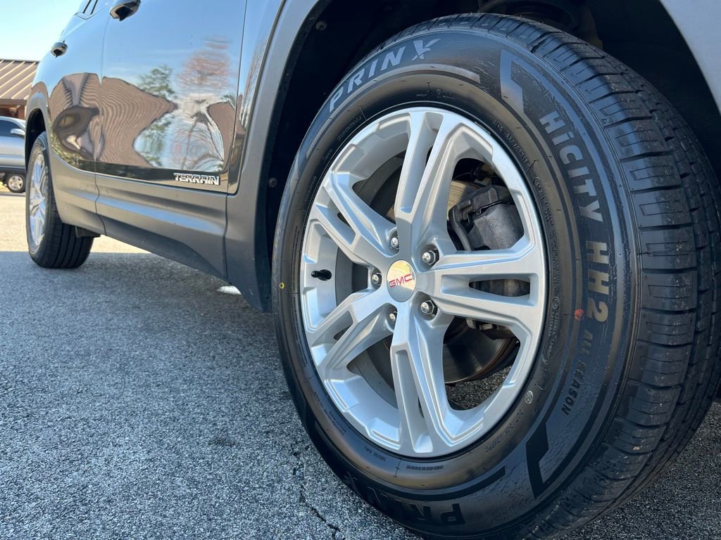 Used 2021 GMC Terrain SLE w/ Driver Convenience Package image 11