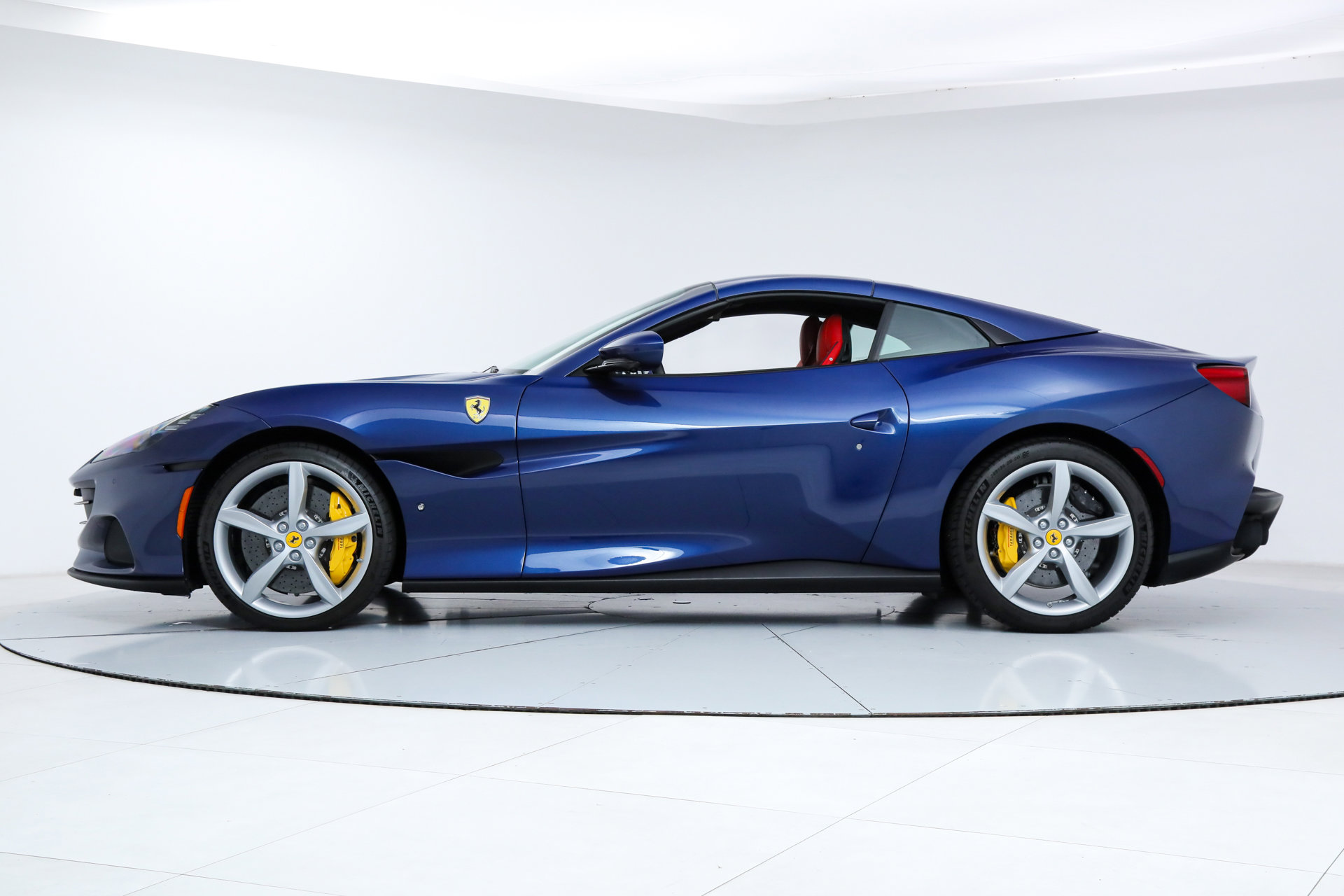 Certified 2023 Ferrari Portofino M image 11