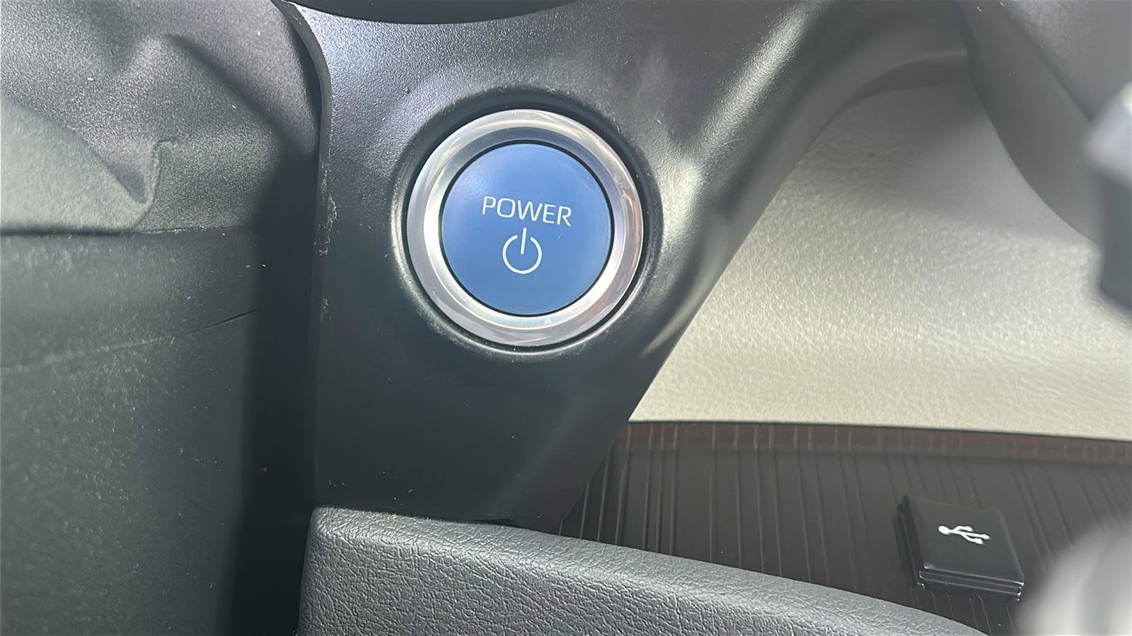 Used 2023 Toyota Sienna XLE image 25