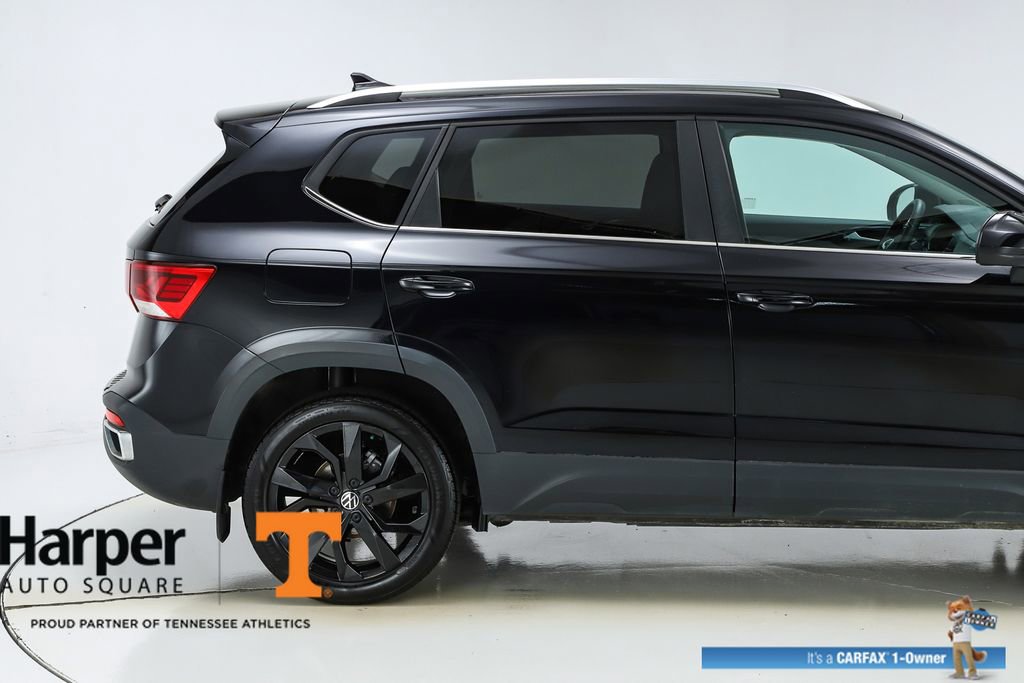 Used 2023 Volkswagen Taos SE w/ Panoramic Sunroof Package image 48