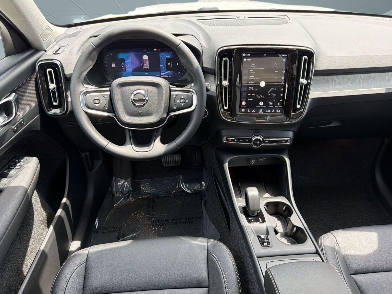 New 2026 Volvo XC40 B4 Core w/ Protection Package FWD image 27