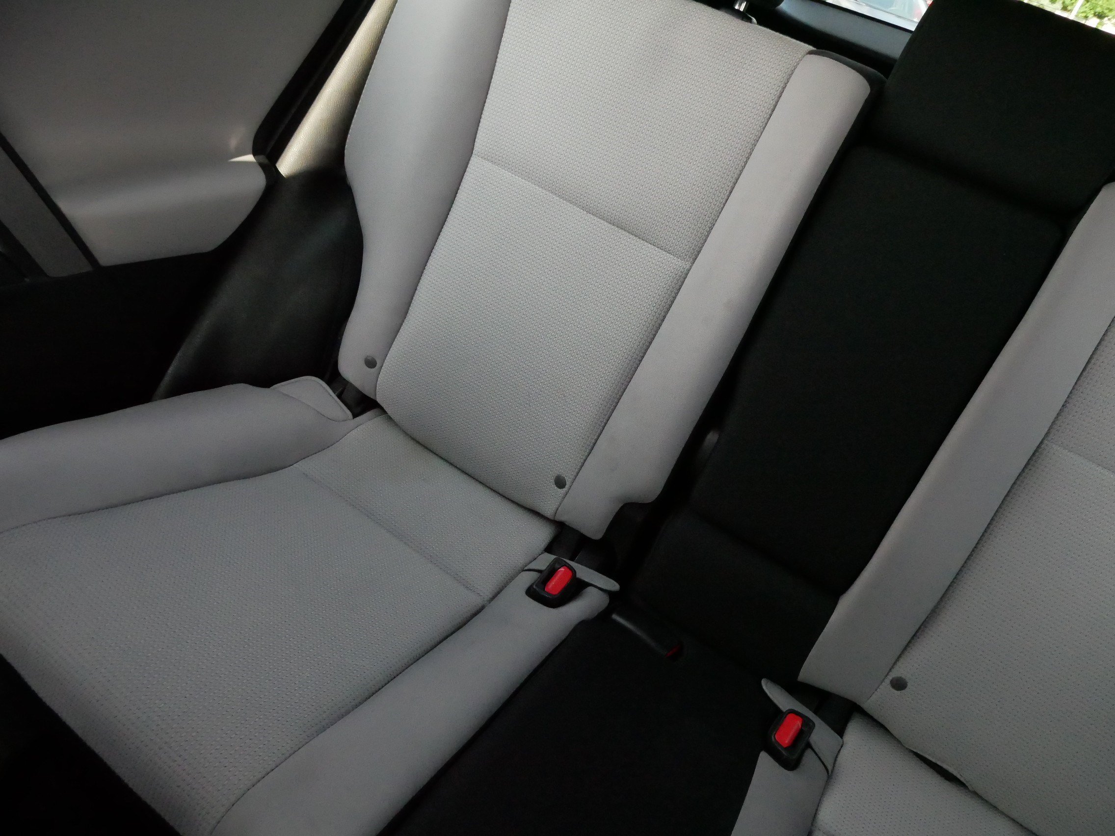 Used 2016 Toyota RAV4 XLE AWD/4WD image 12
