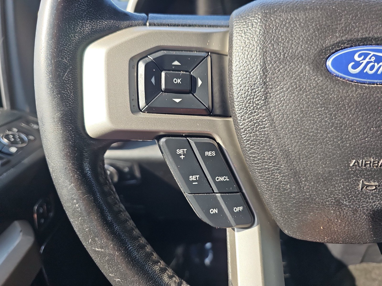 Used 2017 Ford F250 Lariat w/ Lariat Value Package AWD/4WD image 14